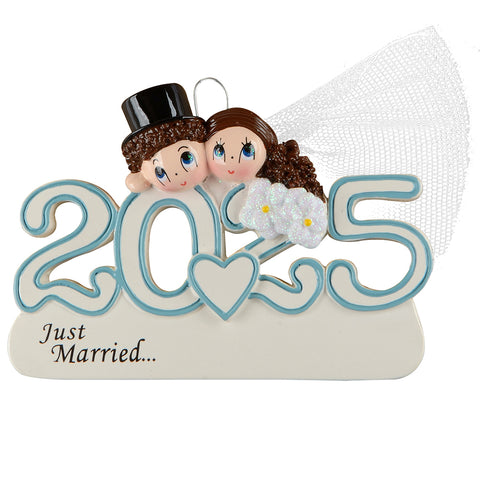 Personalized 2025 Dated Wedding Couple Ornament