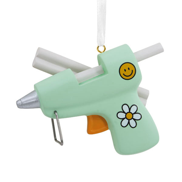 GLUE GUN ORNAMENT – breathe at home